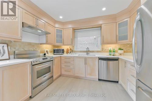 119 Simonston Boulevard, Markham, ON - Indoor Photo Showing Kitchen