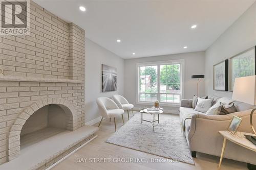 119 Simonston Boulevard, Markham, ON - Indoor Photo Showing Living Room