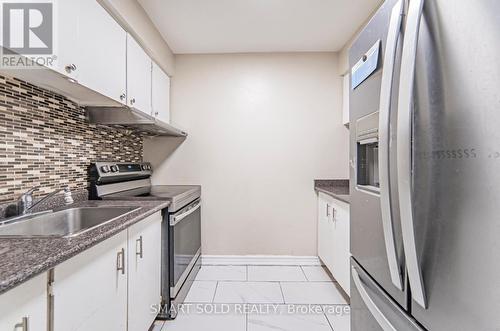 244 Milestone Crescent, Aurora, ON - Indoor Photo Showing Kitchen