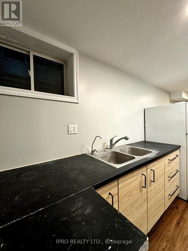 52 Dunsmore Lane, Barrie (Georgian Drive), ON - Indoor Photo Showing Kitchen With Double Sink