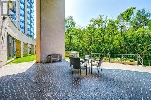 809 - 3 Hickory Tree Road, Toronto (Weston), ON - Outdoor