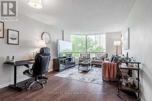 809 - 3 Hickory Tree Road, Toronto (Weston), ON - Indoor