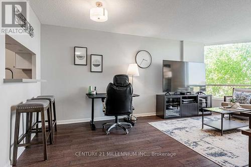 809 - 3 Hickory Tree Road, Toronto (Weston), ON - Indoor