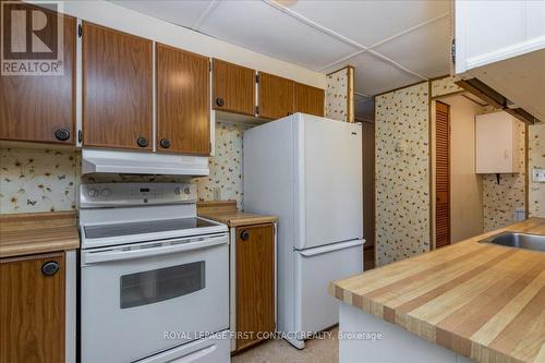 50 Hawthorne Drive, Innisfil, ON - Indoor Photo Showing Kitchen