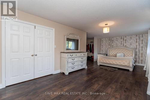 11 Imperial Crown Lane, Barrie (Innis-Shore), ON - Indoor Photo Showing Bedroom