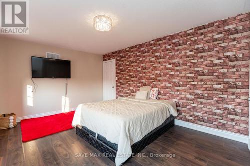 11 Imperial Crown Lane, Barrie (Innis-Shore), ON - Indoor Photo Showing Bedroom