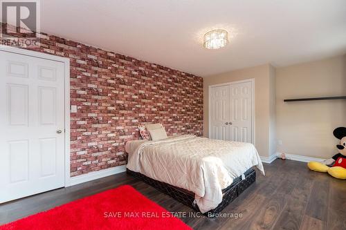 11 Imperial Crown Lane, Barrie (Innis-Shore), ON - Indoor Photo Showing Bedroom