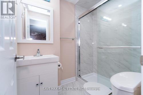 11 Imperial Crown Lane, Barrie (Innis-Shore), ON - Indoor Photo Showing Bathroom