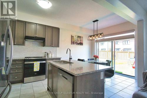 61 Queen Mary Boulevard, Hamilton (Stoney Creek), ON - Indoor Photo Showing Kitchen With Double Sink With Upgraded Kitchen