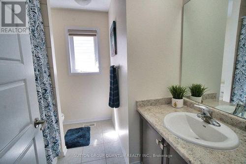 61 Queen Mary Boulevard, Hamilton (Stoney Creek), ON - Indoor Photo Showing Bathroom