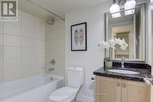 48 Clairtrell Road, Toronto (Willowdale East), ON - Indoor Photo Showing Bathroom