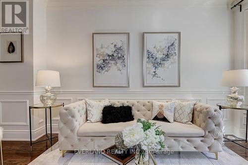 48 Clairtrell Road, Toronto (Willowdale East), ON - Indoor Photo Showing Living Room