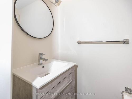 16 Corvus Starway, Toronto, ON - Indoor Photo Showing Bathroom