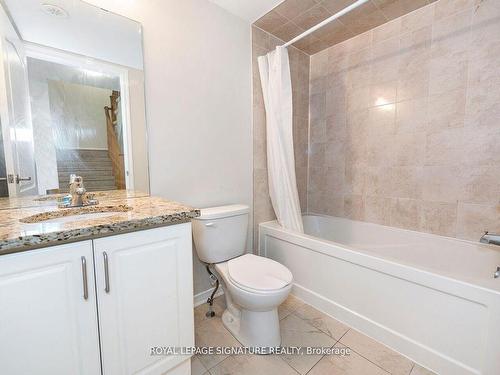 61-35 Applewood Lane, Toronto, ON - Indoor Photo Showing Bathroom