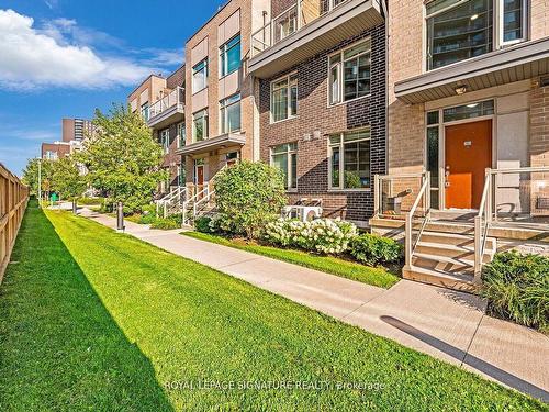 61-35 Applewood Lane, Toronto, ON - Outdoor With Balcony