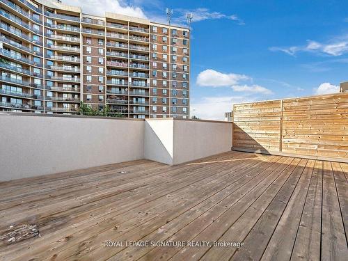 61-35 Applewood Lane, Toronto, ON - Outdoor With Balcony