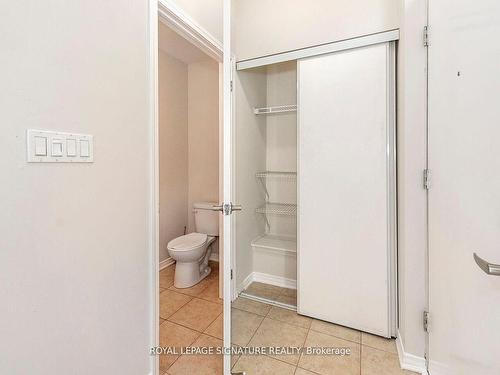 61-35 Applewood Lane, Toronto, ON - Indoor Photo Showing Bathroom