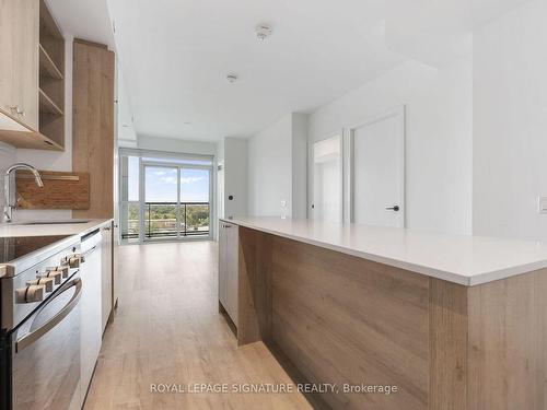 525-50 George Butchart Dr, Toronto, ON - Indoor Photo Showing Kitchen