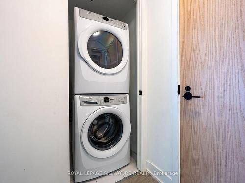 525-50 George Butchart Dr, Toronto, ON - Indoor Photo Showing Laundry Room