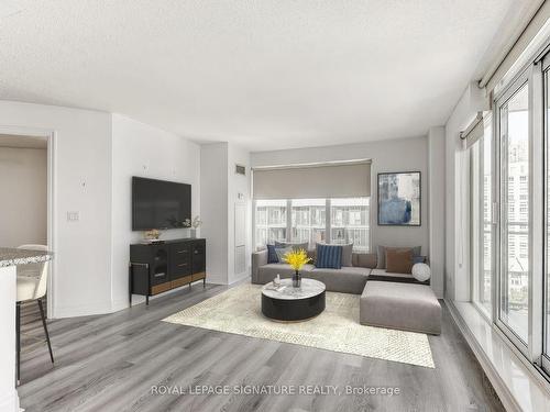 1211-2121 Lake Shore Blvd W, Toronto, ON - Indoor Photo Showing Living Room