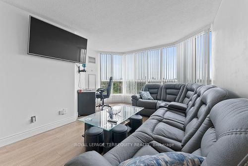 1209-2285 Lake Shore Blvd W, Toronto, ON - Indoor Photo Showing Living Room