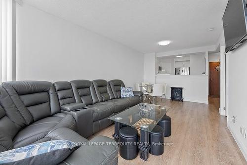 1209-2285 Lake Shore Blvd W, Toronto, ON - Indoor Photo Showing Living Room