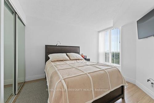 1209-2285 Lake Shore Blvd W, Toronto, ON - Indoor Photo Showing Bedroom