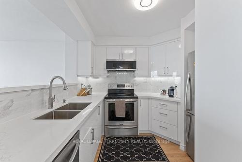 1209-2285 Lake Shore Blvd W, Toronto, ON - Indoor Photo Showing Kitchen With Double Sink With Upgraded Kitchen