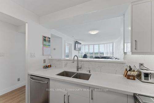 1209-2285 Lake Shore Blvd W, Toronto, ON - Indoor Photo Showing Kitchen With Double Sink