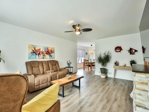 Salon - 15 Rue Payette, Gatineau (Buckingham), QC - Indoor Photo Showing Living Room