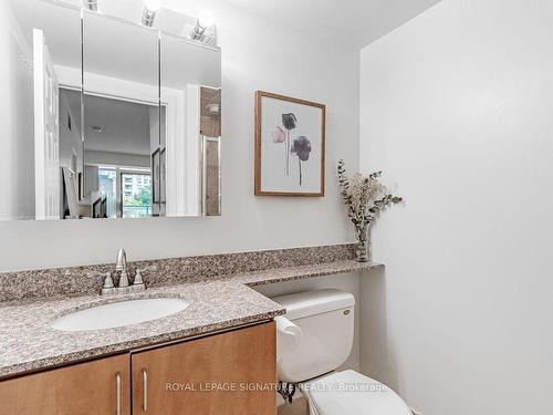 210-5500 Yonge St, Toronto, ON - Indoor Photo Showing Bathroom