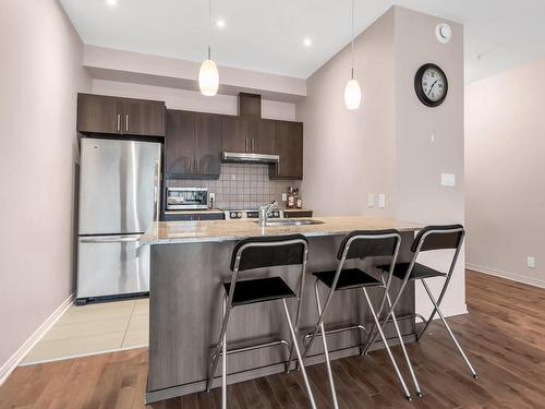 Kitchen - 302-355 Rue Hurteau, Dollard-Des-Ormeaux, QC - Indoor Photo Showing Kitchen With Upgraded Kitchen