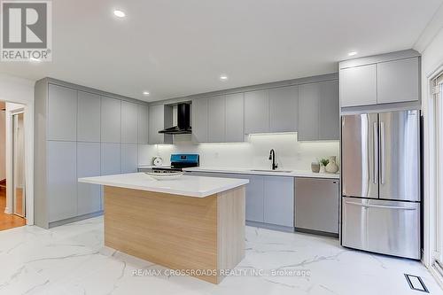 125 Green Bush Crescent, Vaughan, ON - Indoor Photo Showing Kitchen