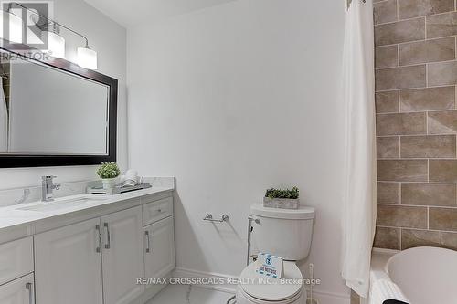 125 Green Bush Crescent, Vaughan, ON - Indoor Photo Showing Bathroom