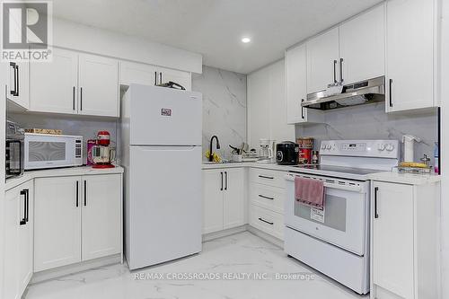 125 Green Bush Crescent, Vaughan, ON - Indoor Photo Showing Kitchen