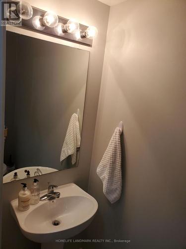 1603 - 3939 Duke Of York Boulevard, Mississauga, ON - Indoor Photo Showing Bathroom