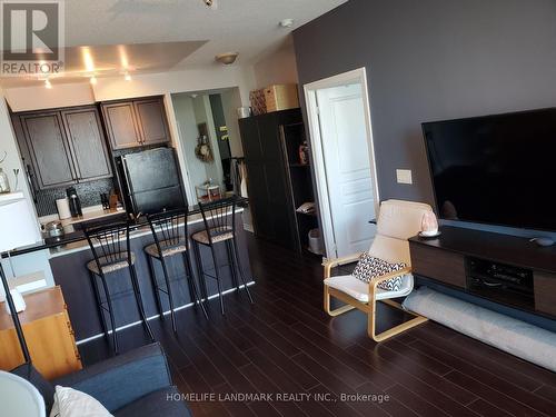 1603 - 3939 Duke Of York Boulevard, Mississauga, ON - Indoor Photo Showing Living Room