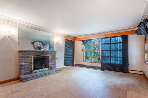 40 Pottruff Road S, Hamilton, ON - Indoor Photo Showing Living Room With Fireplace