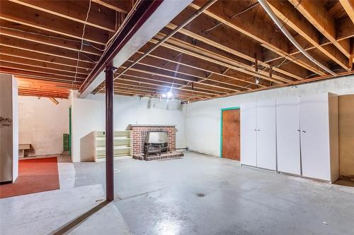 40 Pottruff Road S, Hamilton, ON - Indoor Photo Showing Basement