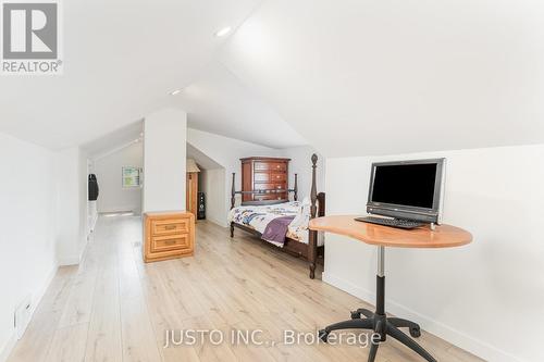 4566 Sixth Avenue, Niagara Falls, ON - Indoor Photo Showing Bedroom