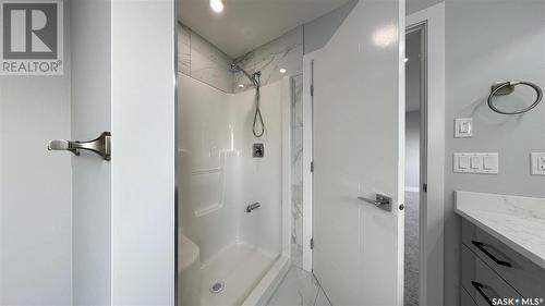 755 Delainey Court, Saskatoon, SK - Indoor Photo Showing Bathroom