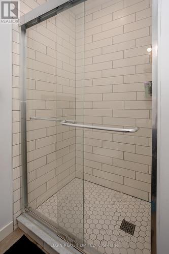 7 Willow Street, St. Thomas, ON - Indoor Photo Showing Bathroom