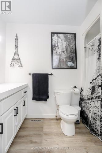 7 Willow Street, St. Thomas, ON - Indoor Photo Showing Bathroom