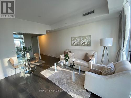 3116 - 955 Bay Street, Toronto, ON - Indoor Photo Showing Living Room