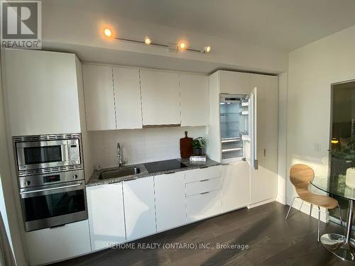 3116 - 955 Bay Street, Toronto, ON - Indoor Photo Showing Kitchen