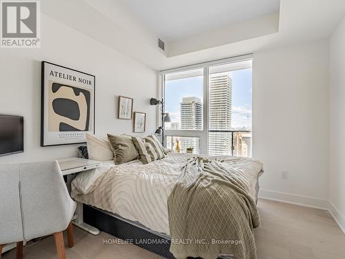 3507 - 955 Bay Street, Toronto (Bay Street Corridor), ON - Indoor Photo Showing Bedroom