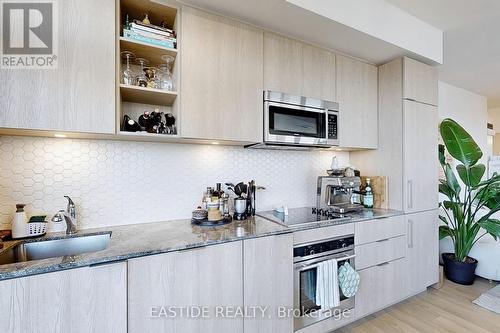 2109 - 50 Ordnance Street, Toronto (Niagara), ON - Indoor Photo Showing Kitchen With Upgraded Kitchen