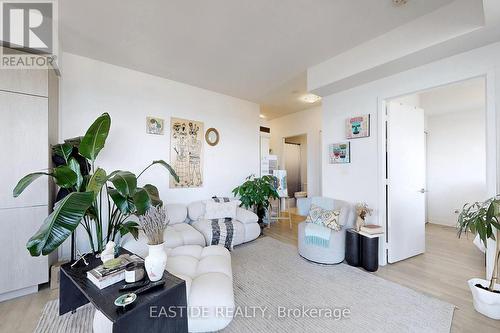 2109 - 50 Ordnance Street, Toronto (Niagara), ON - Indoor Photo Showing Living Room