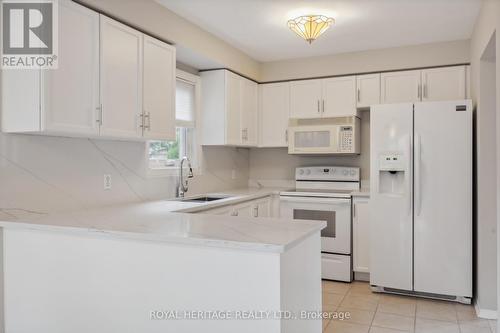 50 Valleywood Drive, Whitby (Williamsburg), ON - Indoor Photo Showing Kitchen