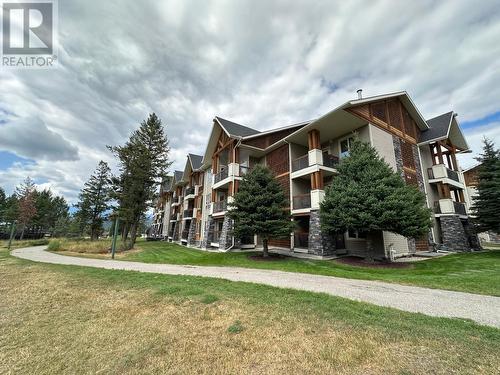 7495 Columbia Avenue Unit# 2203, Radium Hot Springs, BC - Outdoor